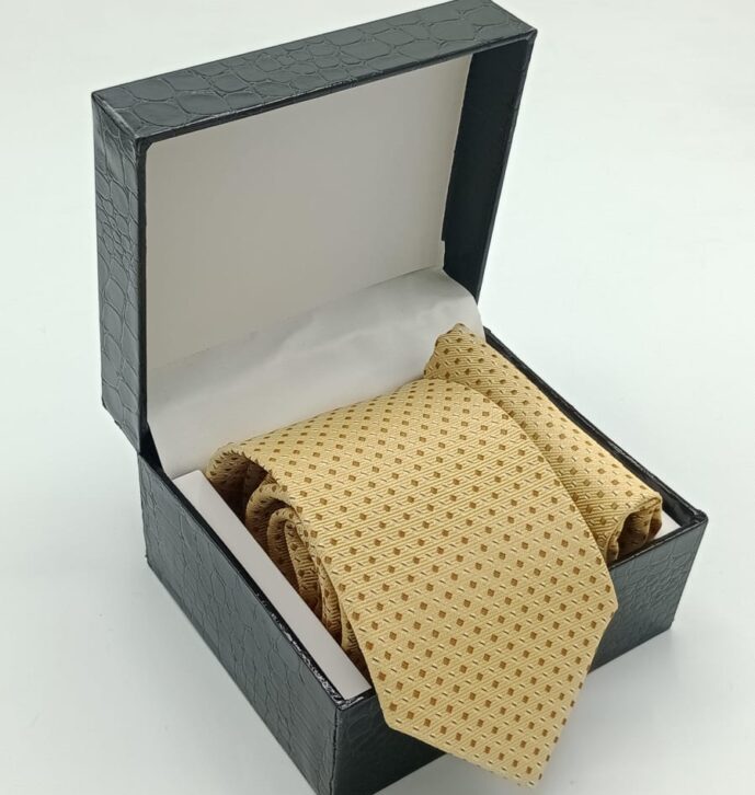 NECKTIE & POCKET SQUARE SET NECKTIE & POCKET SQUARE SET