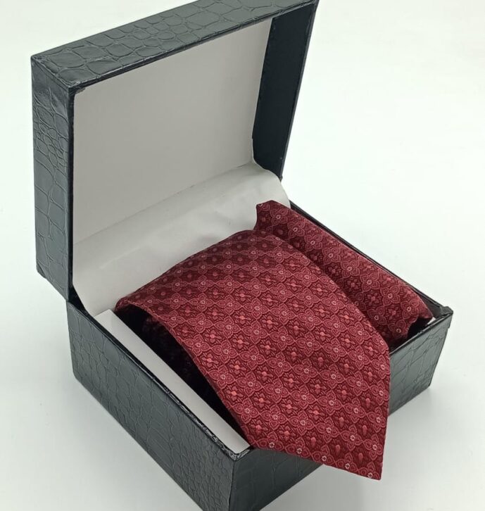 NECKTIE & POCKET SQUARE SET NECKTIE & POCKET SQUARE SET