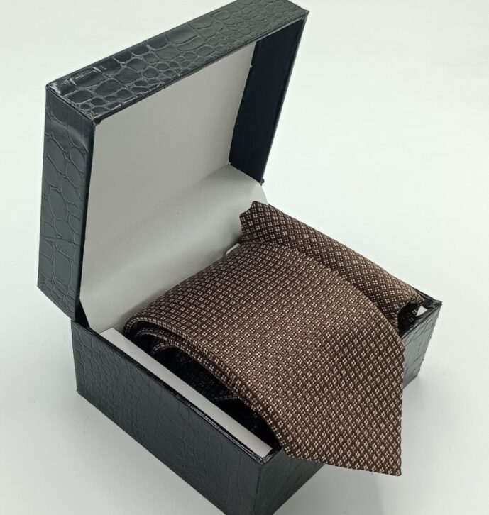 NECKTIE & POCKET SQUARE SET NECKTIE & POCKET SQUARE SET