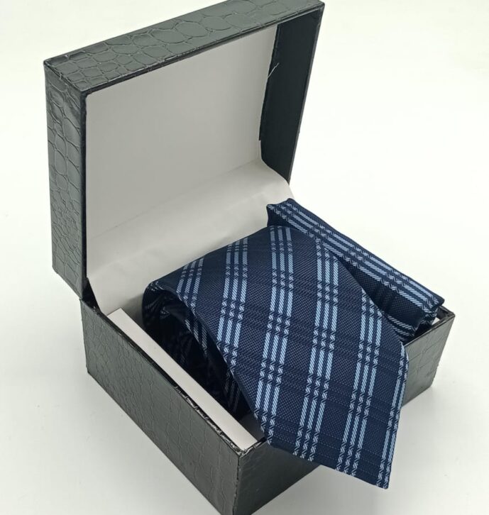 NECKTIE & POCKET SQUARE SET NECKTIE & POCKET SQUARE SET