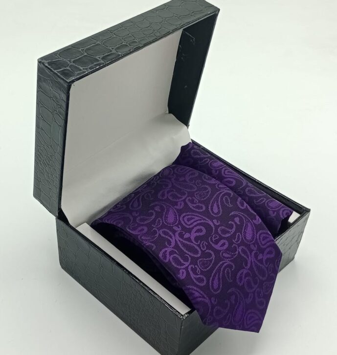 NECKTIE & POCKET SQUARE SET NECKTIE & POCKET SQUARE SET