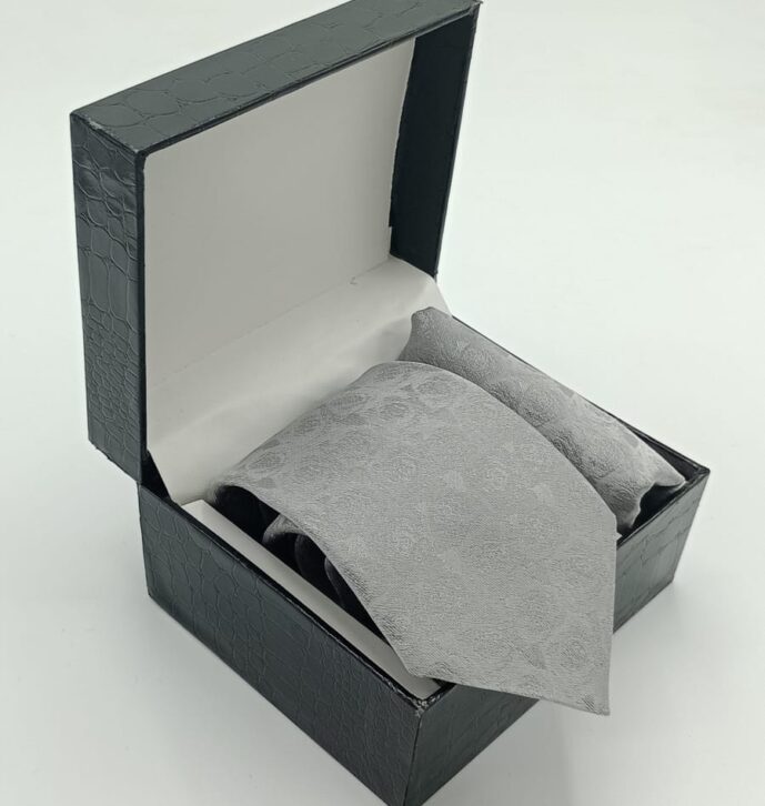 NECKTIE & POCKET SQUARE SET NECKTIE & POCKET SQUARE SET