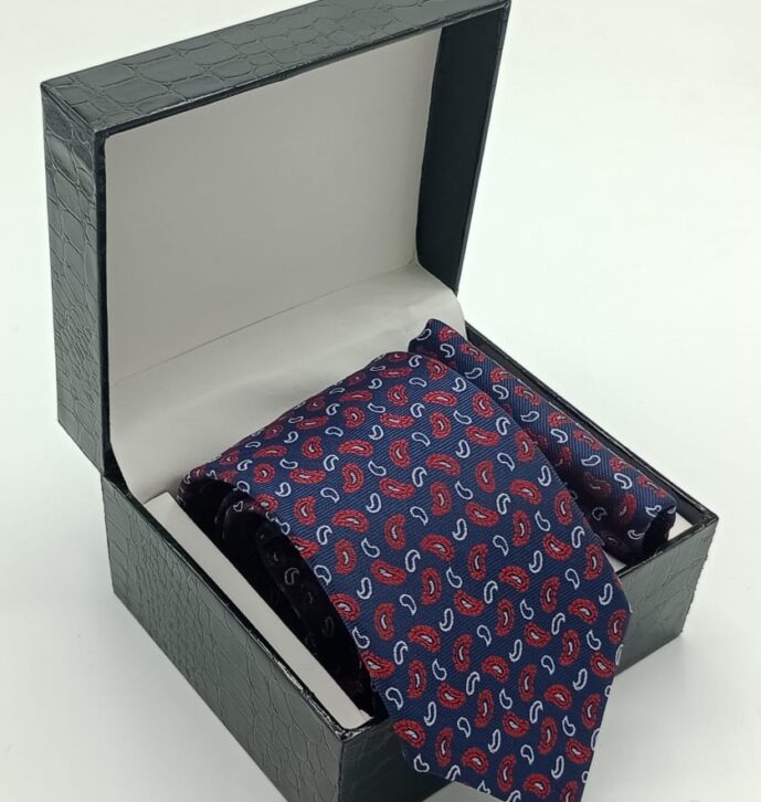 NECKTIE & POCKET SQUARE SET NECKTIE & POCKET SQUARE SET