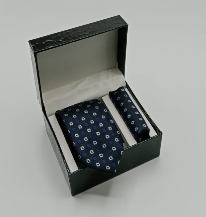 NECKTIE & POCKET SQUARE SET NECKTIE & POCKET SQUARE SET