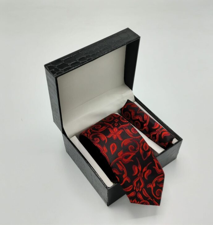 NECKTIE & POCKET SQUARE SET NECKTIE & POCKET SQUARE SET